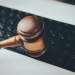 ما هي المشاكل القانونية في التجارة الإلكترونية؟